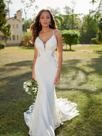 SLEEK AND SEXY WEDDING GOWN WITH SHAPED TRAIN