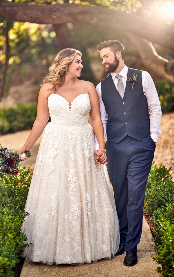 STRAPLESS PLUS SIZE A-LINE WEDDING DRESS WITH COTTON LACE