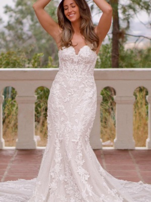 SEXY TRUMPET WEDDING DRESS WITH SPARKLING FLORAL LACE AND SWEETHEART NECKLINE