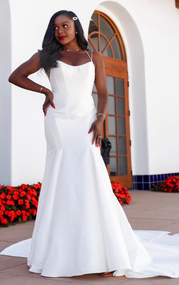 CLASSIC TRUMPET WEDDING DRESS WITH DOUBLE STRAPS AND DETACHABLE BOW