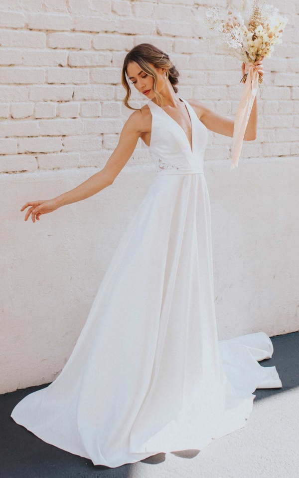 CLASSIC V-NECKLINE BALLGOWN WEDDING DRESS WITH LACE BACK DETAIL